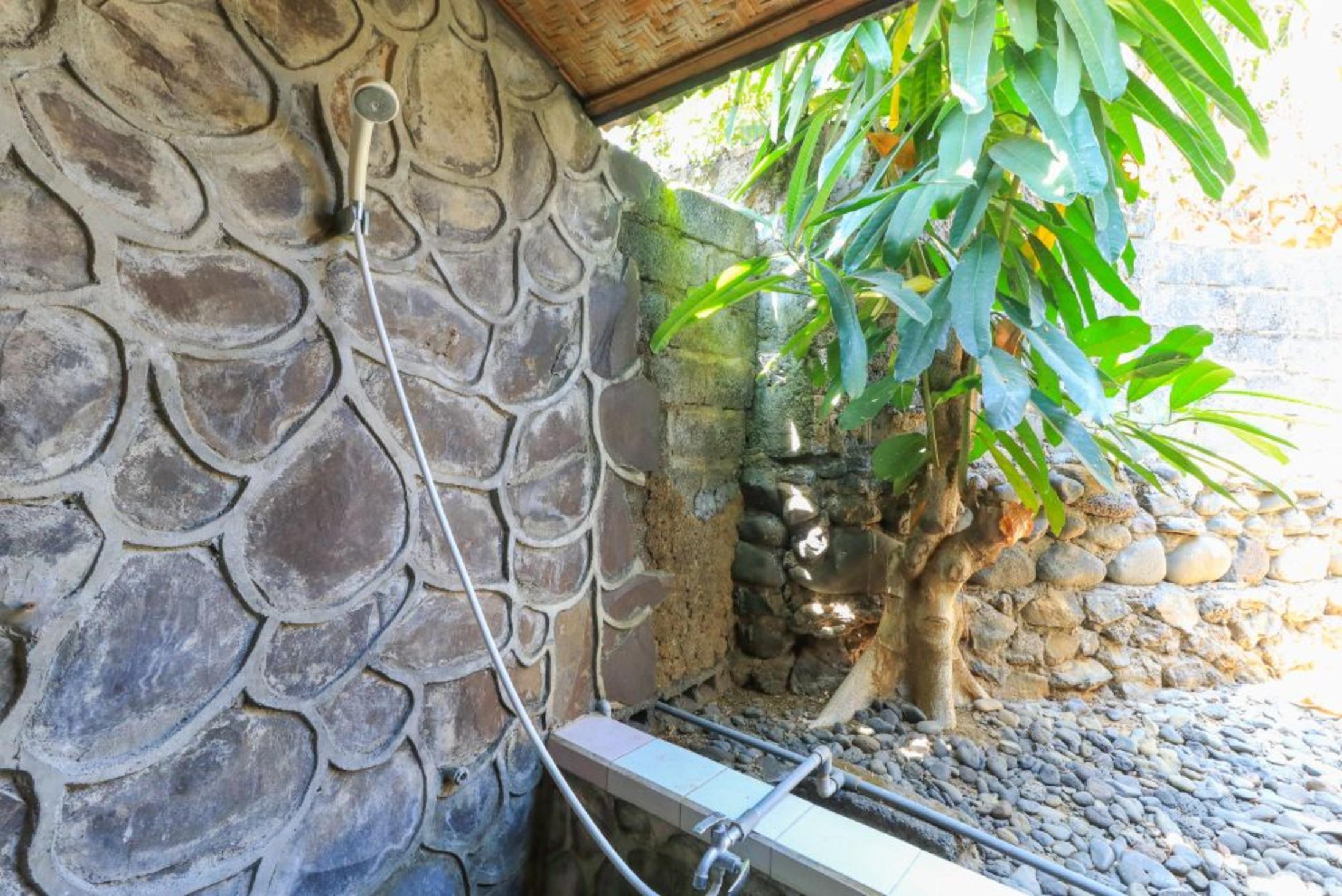 Hotel Tara Bar & Resto Air Sanih Kubutambahan  Exteriér fotografie