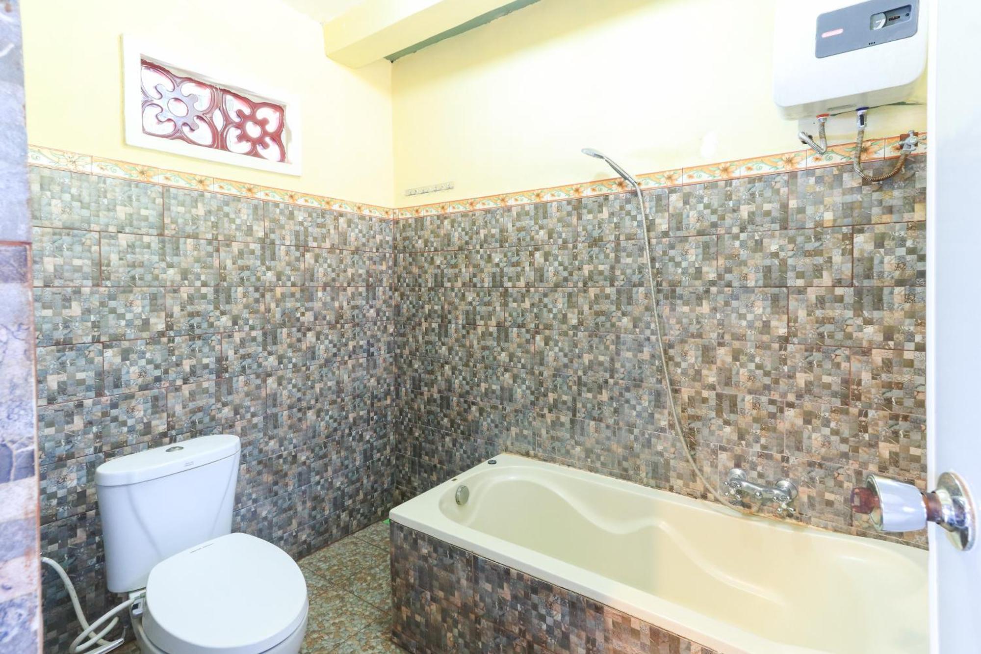 Hotel Tara Bar & Resto Air Sanih Kubutambahan  Pokoj fotografie